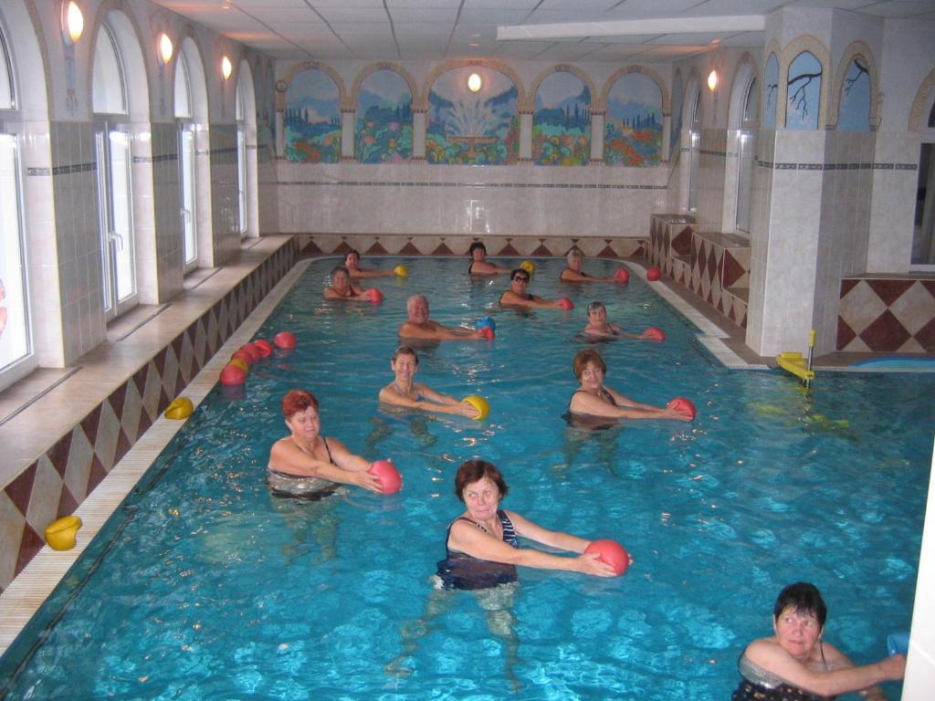 Hôtel Lazensky Lecebny Dum Praha à Luhačovice Extérieur photo