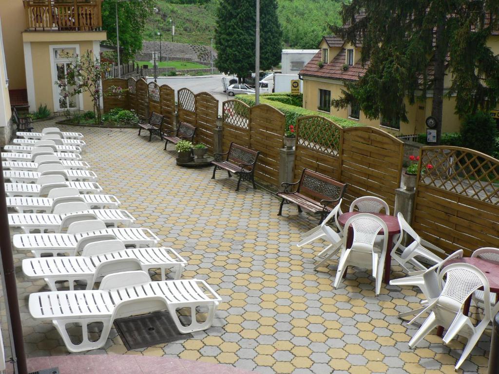 Hôtel Lazensky Lecebny Dum Praha à Luhačovice Extérieur photo